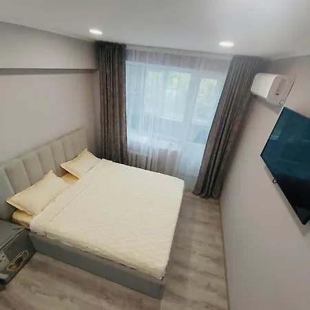 Светлые Апартаменты Афины Almaty Exterior photo